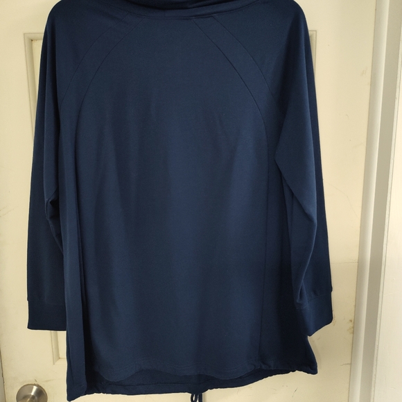 Terra & Sky Black Top - Picture 4 of 6